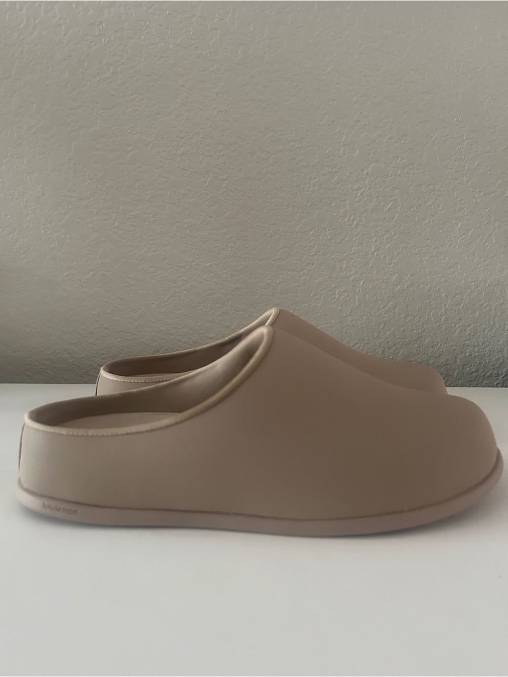 Lululemon sway day mule